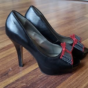Madden Girl Peep Toe Platform Heels Black 7